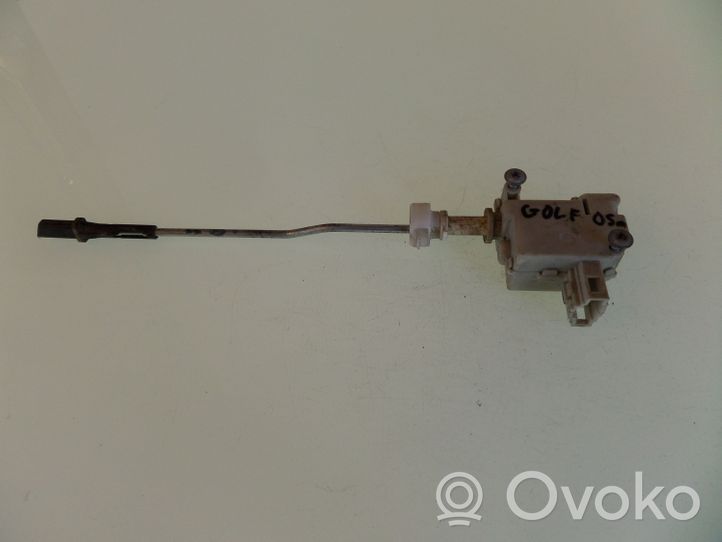 Volkswagen Golf V Serratura del tappo del serbatoio del carburante 1K6810773