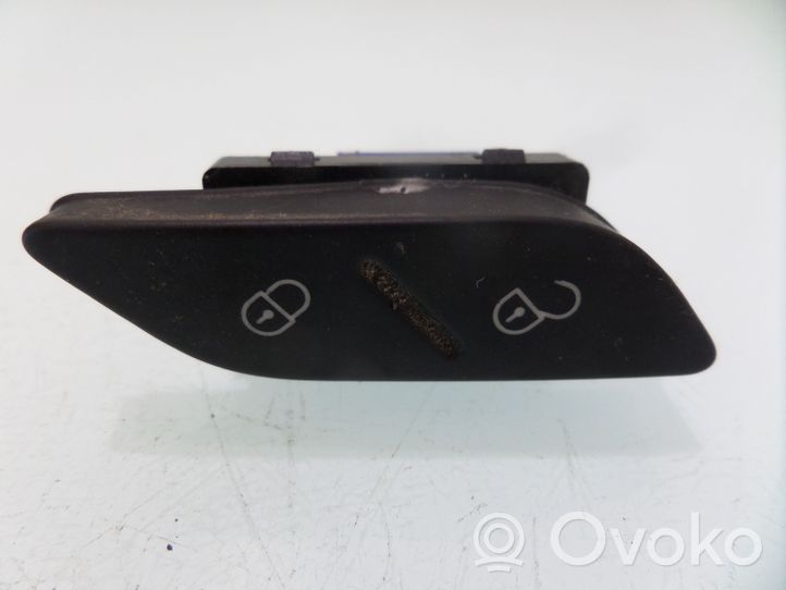 Volkswagen Golf IV Central locking switch button 5K0962125