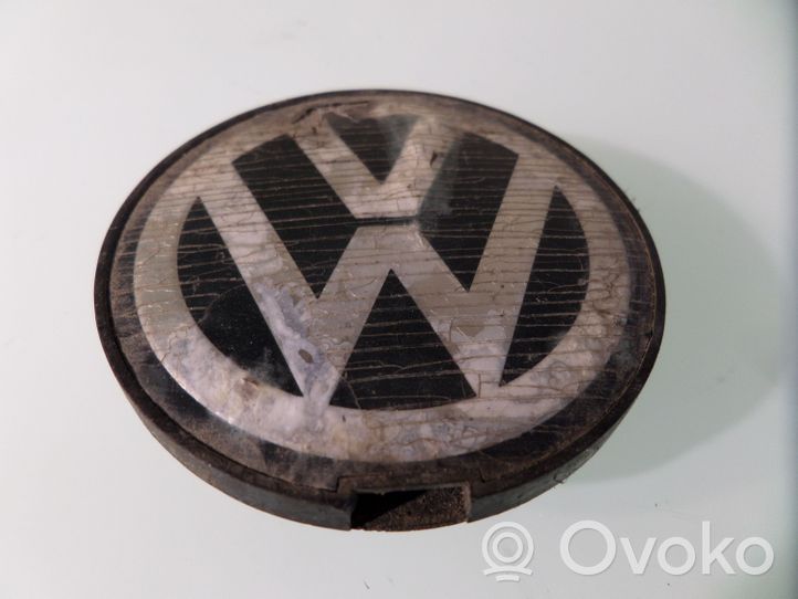 Volkswagen PASSAT B6 Mostrina con logo/emblema della casa automobilistica 8L4071214