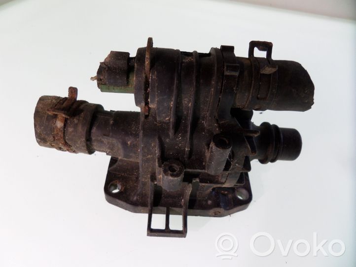 Peugeot 307 Boîtier de thermostat / thermostat 9647767180