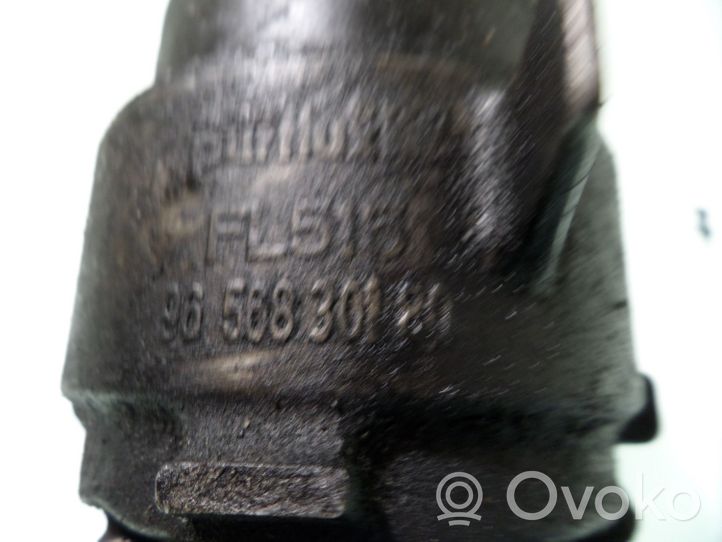 Citroen C5 Supporto di montaggio del filtro dell’olio 9656830180