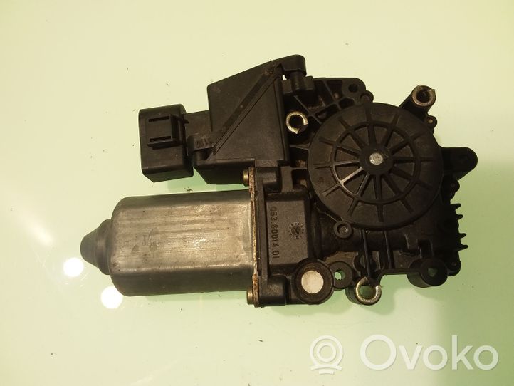 Audi A4 S4 B5 8D Priekinis varikliukas langų pakėlėjo 0536001401