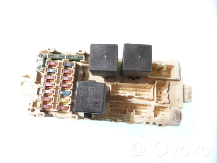 Mitsubishi Galant Module de fusibles MR24316