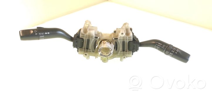 Mazda MPV Interruptor/palanca de limpiador de luz de giro 17B334