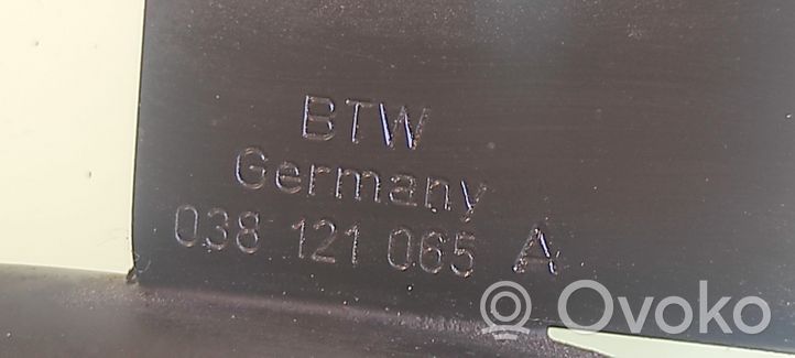 Volkswagen Golf IV Przewód / Wąż chłodnicy 038121065A