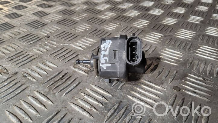 Renault Master II Moteur de réglage du niveau des phares 7700420737