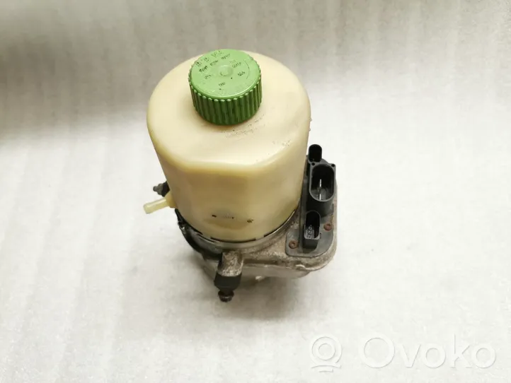 Audi A1 Power steering pump 6R0423156B