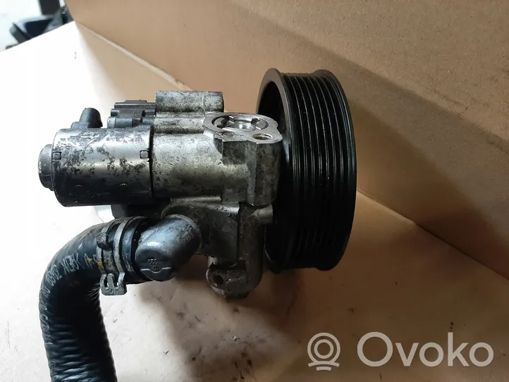 Mercedes-Benz E C207 W207 Pompe de direction assistée A0054668401