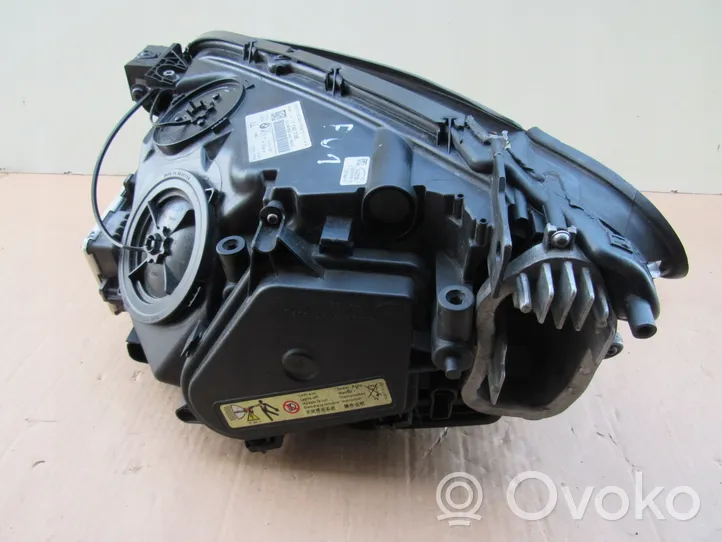 BMW 7 F01 F02 F03 F04 Lampa przednia 7182138