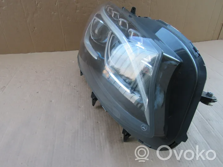 Mercedes-Benz S C217 Lampa przednia 2179064001