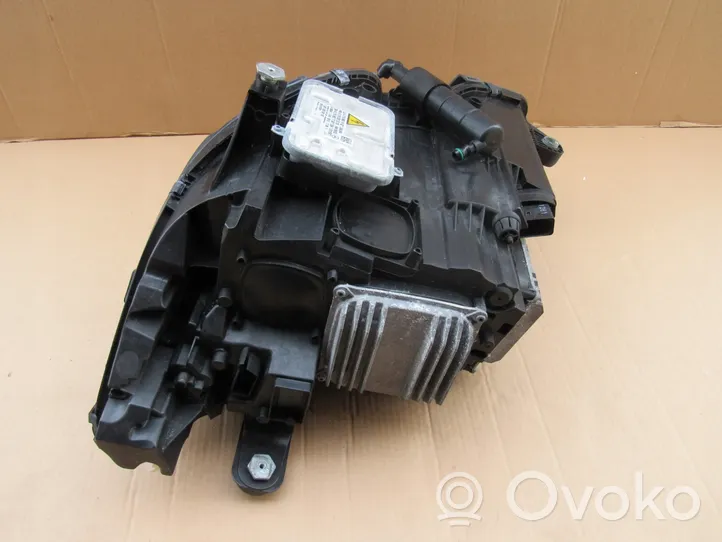 Mercedes-Benz CLS C218 X218 Lampa przednia a2188206661