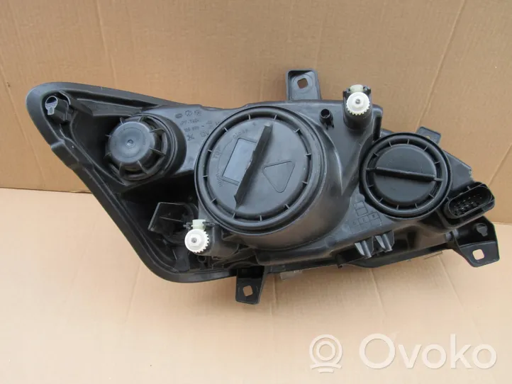 Mercedes-Benz Vito Viano W639 Faro delantero/faro principal A6398203061