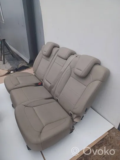 Mercedes-Benz ML W166 Fotele / Kanapa / Boczki / Komplet A1668600169