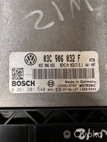 Volkswagen Touran I Sterownik / Moduł ECU 03C906032F