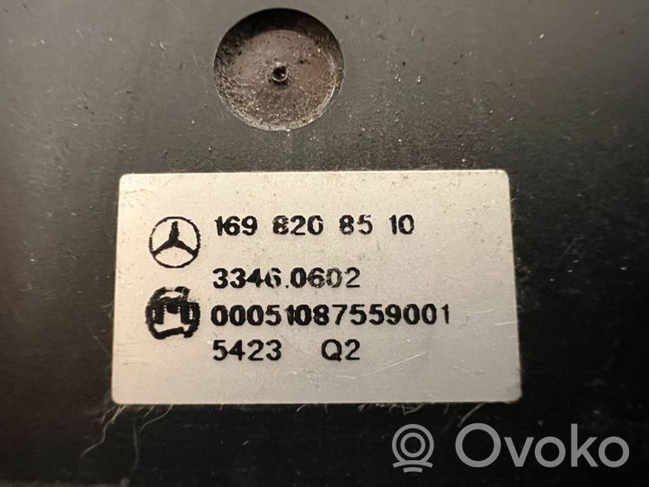 Mercedes-Benz A W169 Istuimen lämmityksen kytkin 1698208510