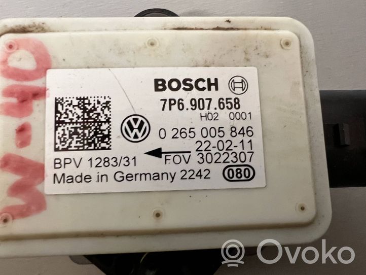 Volkswagen Touareg II ESP (stability system) control unit 7P6907658