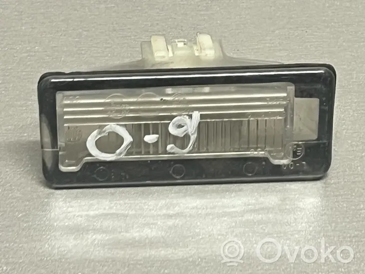 Opel Combo D Éclairage de plaque d'immatriculation 51810675