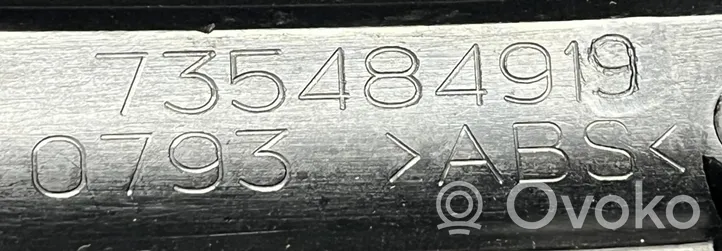 Opel Combo D Poignée inférieure de porte avant 735484919