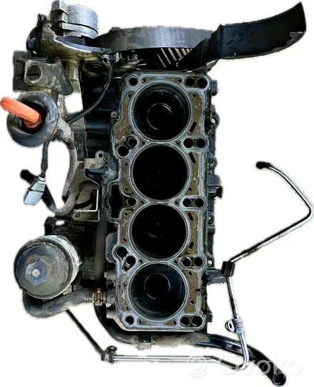 Volkswagen PASSAT B6 Moottorin lohko BKD