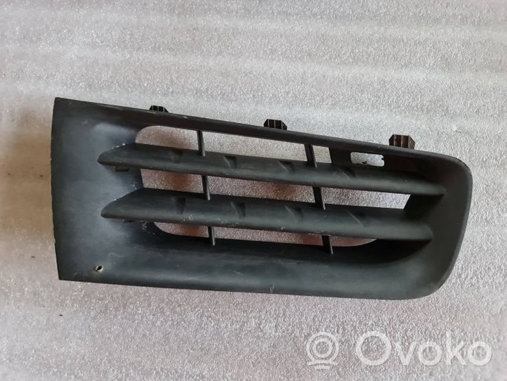 Renault Megane II Grille inférieure de pare-chocs avant 8200412380