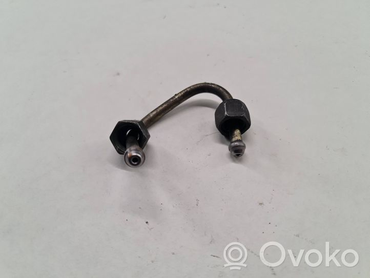 Volvo S40, V40 Fuel injector supply line/pipe 