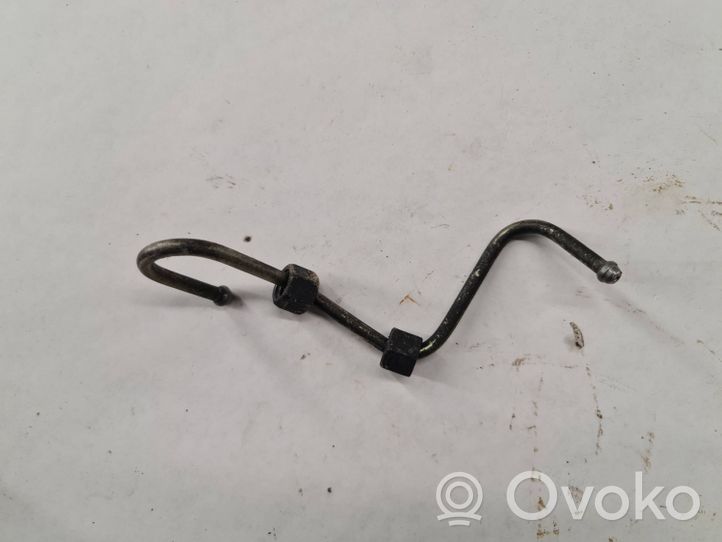 Volvo S40, V40 Fuel injector supply line/pipe 