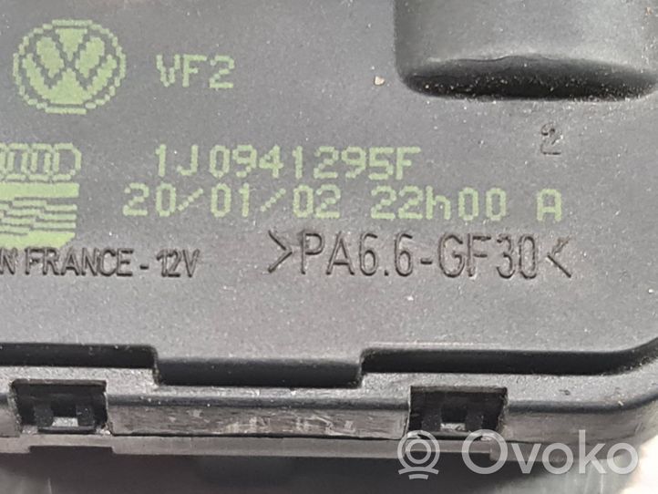 Audi A4 S4 B5 8D Motorino di regolazione assetto fari 1J0941295F