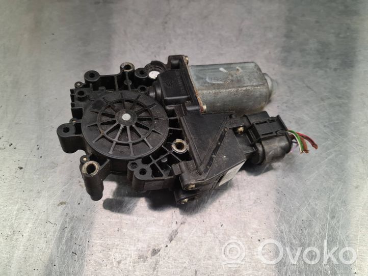 Audi A4 S4 B5 8D Front door window regulator motor 114184101