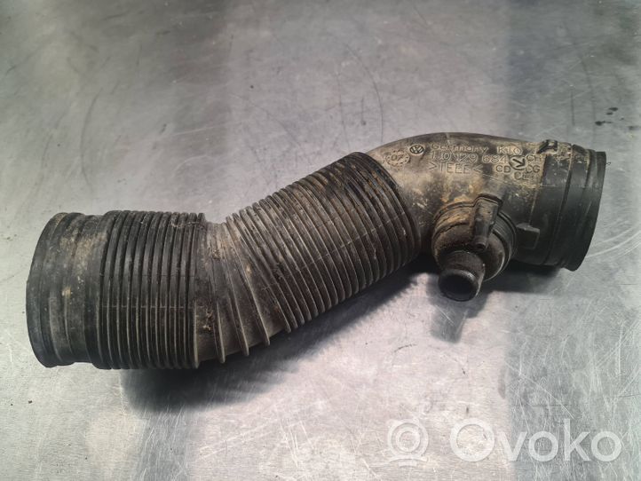 Volkswagen Bora Część rury dolotu powietrza 1J0129684