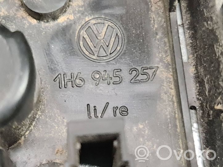 Volkswagen Golf III Pièces détachées feux arrière 1H6945257
