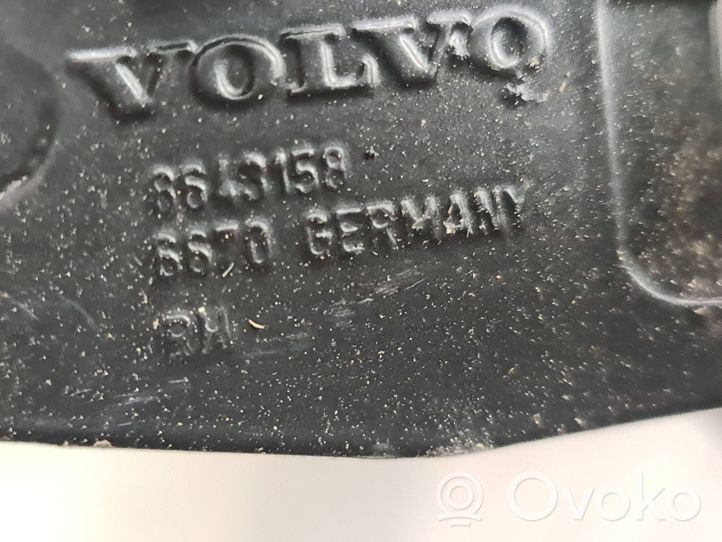 Volvo V70 Vyris (-iai) galinio dangčio 8643158