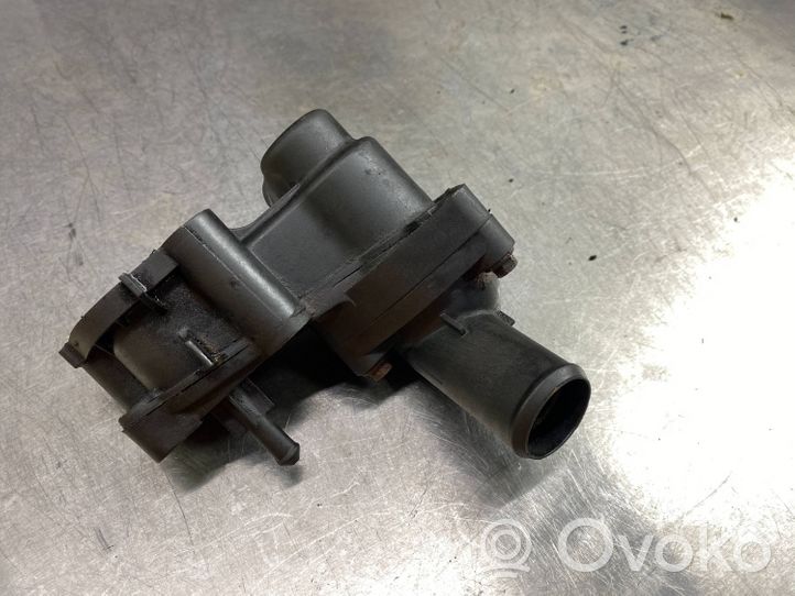 Ford Focus Thermostat/thermostat housing 2S4Q9K478AD