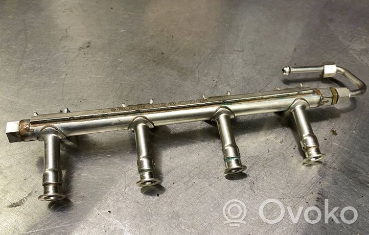 Volkswagen Caddy Kraftstoffverteiler Einspritzleiste Verteilerrohr 03F133320C