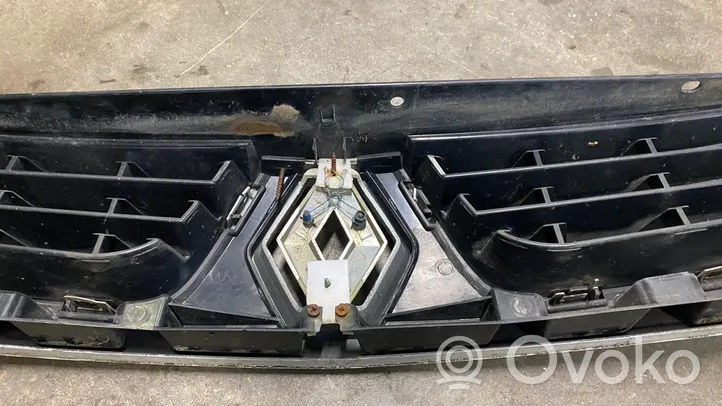 Renault Kangoo I Front bumper upper radiator grill 