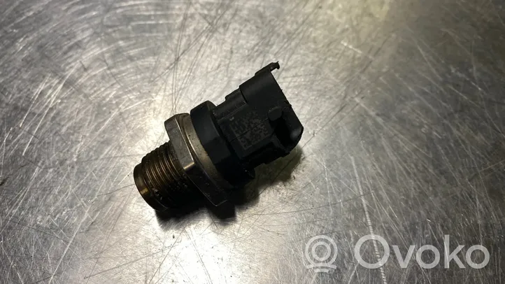 Volvo XC70 Fuel pressure sensor 0281002707