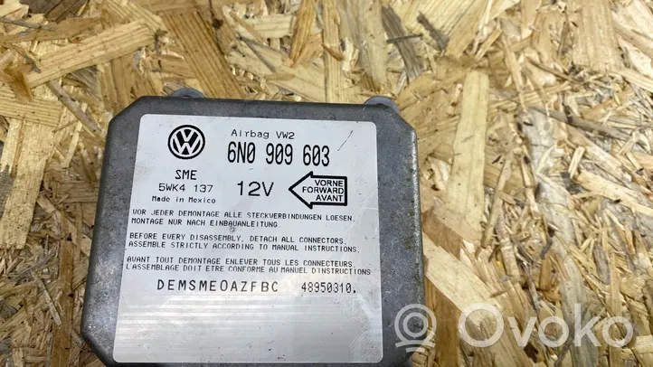 Volkswagen PASSAT B4 Sterownik / Moduł Airbag 6N0909603