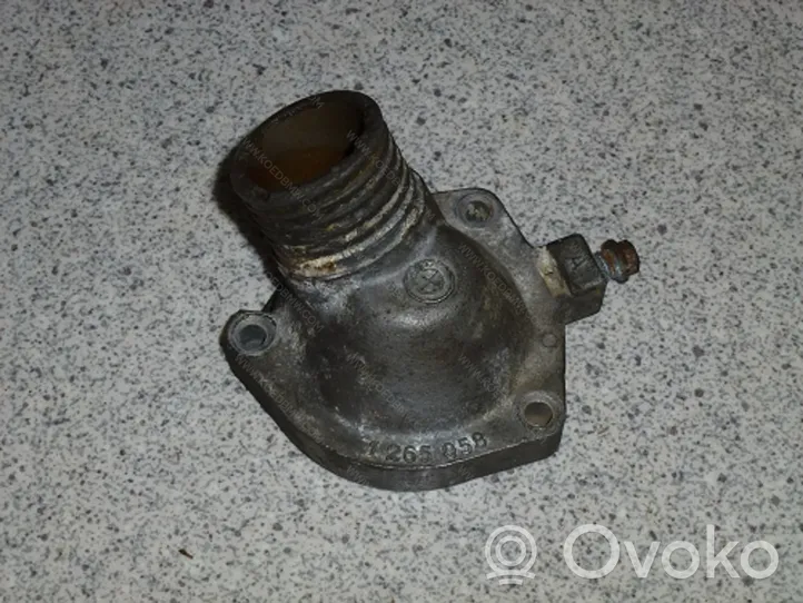 BMW 3 E30 Obudowa termostatu 11531265059