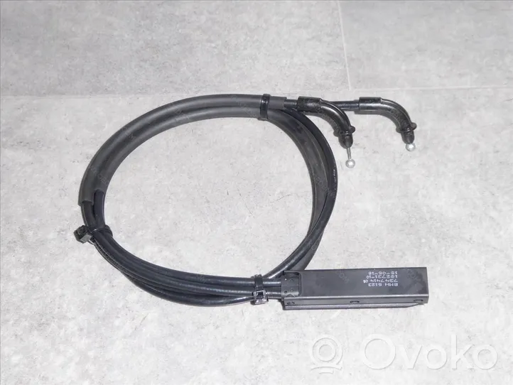 BMW 5 G30 G31 Troselis variklio dangčio spynos 51237347414