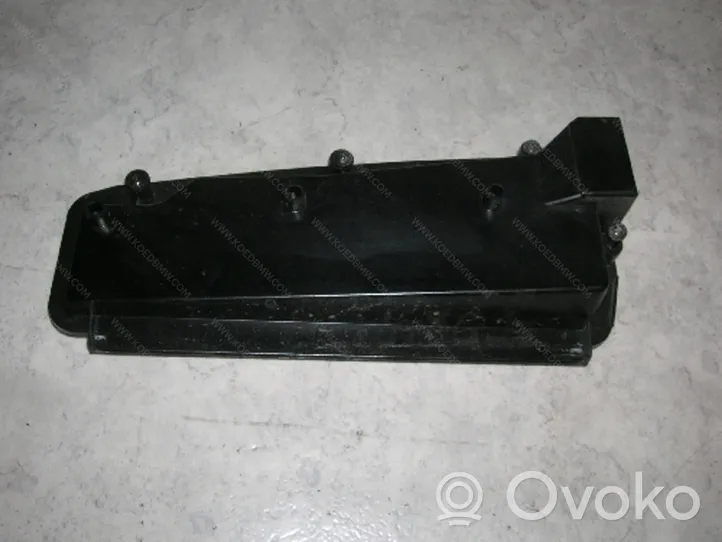 BMW 3 E36 Konepellin lukituksen muotolista 12521735108