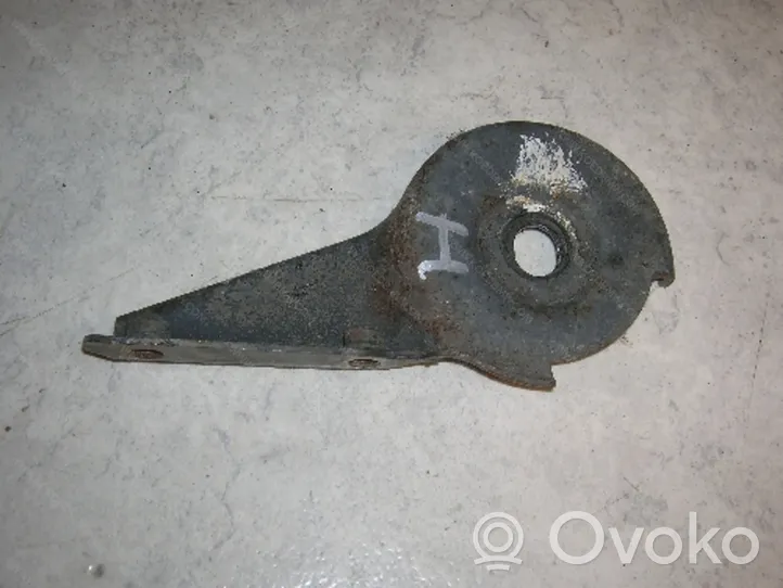 BMW 3 E30 Rama pomocnicza tylna 33321128680