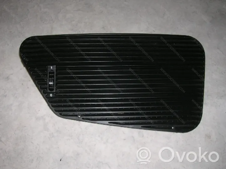 BMW 5 E34 Dash center air vent grill 64221384074