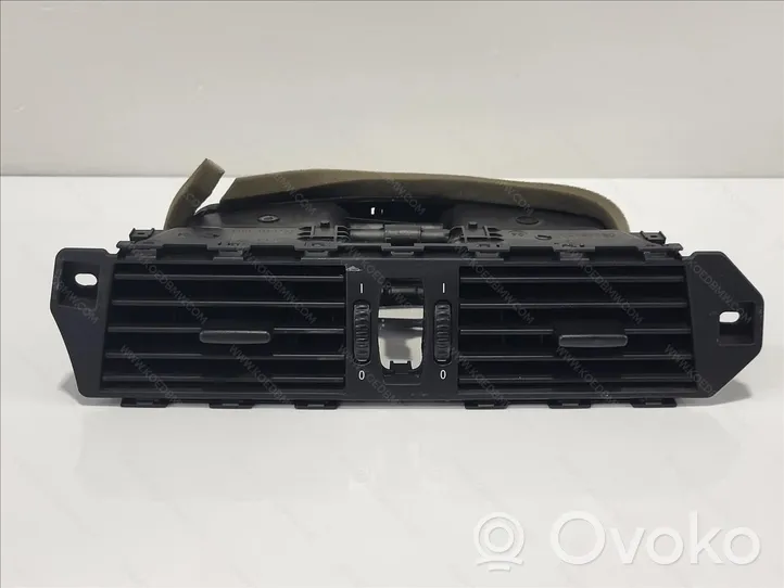 BMW 5 E60 E61 Rejilla de ventilación central del panel 64226910734