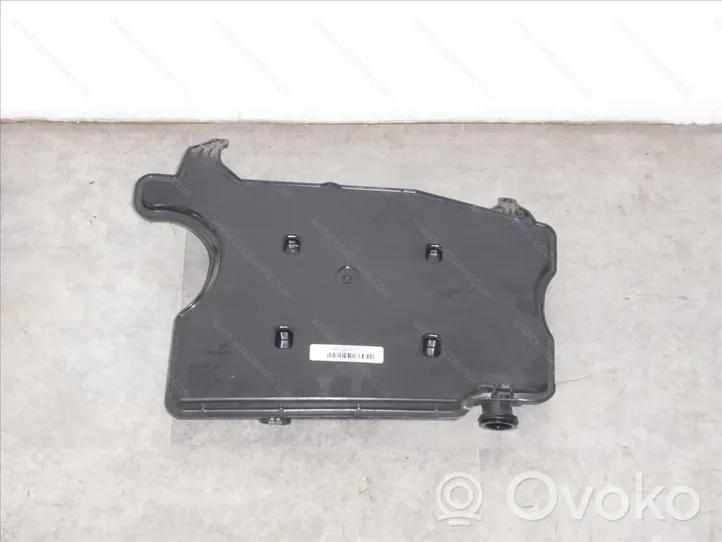 BMW 2 F45 Kita variklio detalė 13718570016