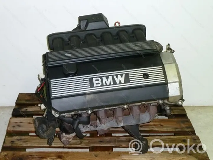 BMW 5 E34 Moottori 11001735952