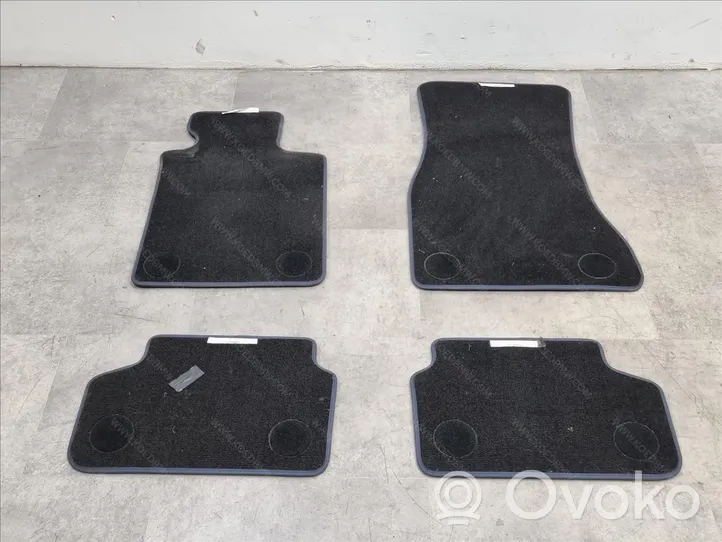 BMW 5 G30 G31 Tapis de sol avant 51477489623