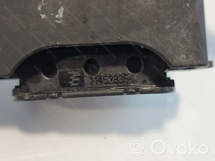 BMW 1 F20 F21 Priekinio žibinto detalė 61132359991