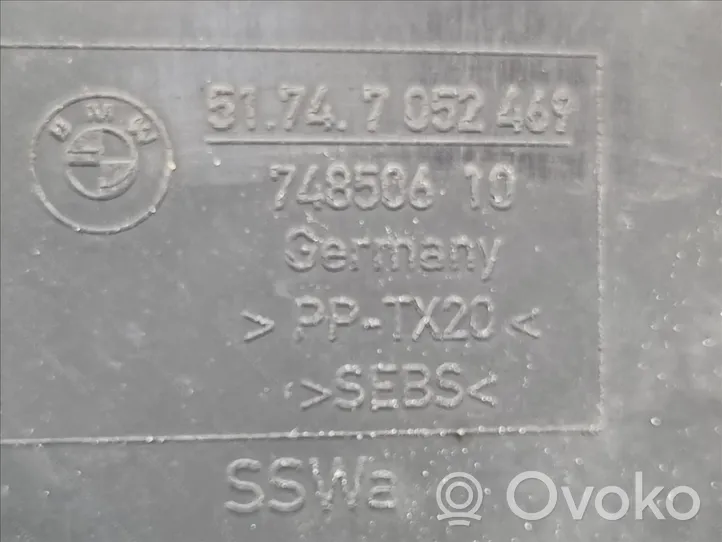 BMW 6 E63 E64 Radiator cooling fan shroud 51747052469
