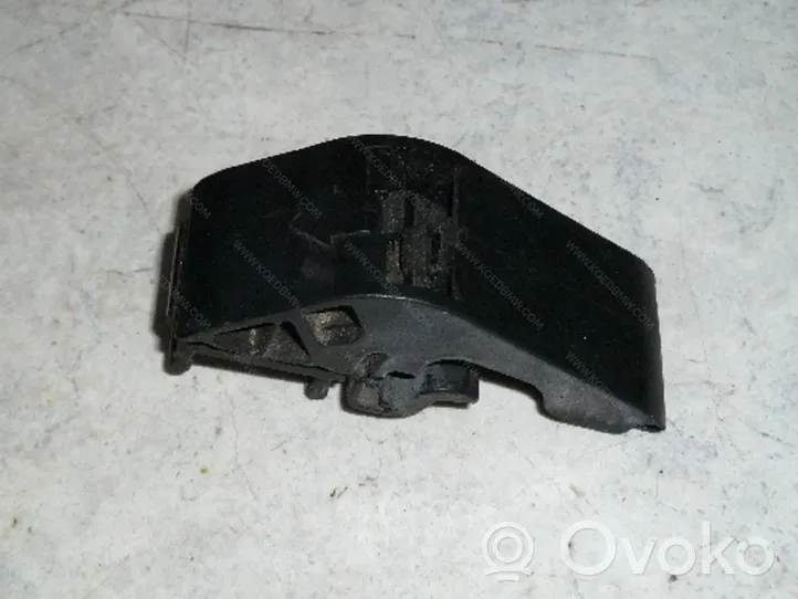 BMW 7 E38 Staffa di montaggio del radiatore 17111737709