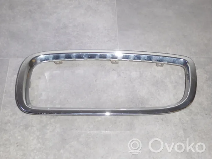 BMW 7 E65 E66 Grille calandre supérieure de pare-chocs avant 51138223219