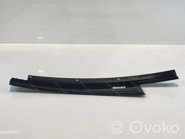 BMW X5M F85 Moulures des vitres de la porte arrière 51227289654